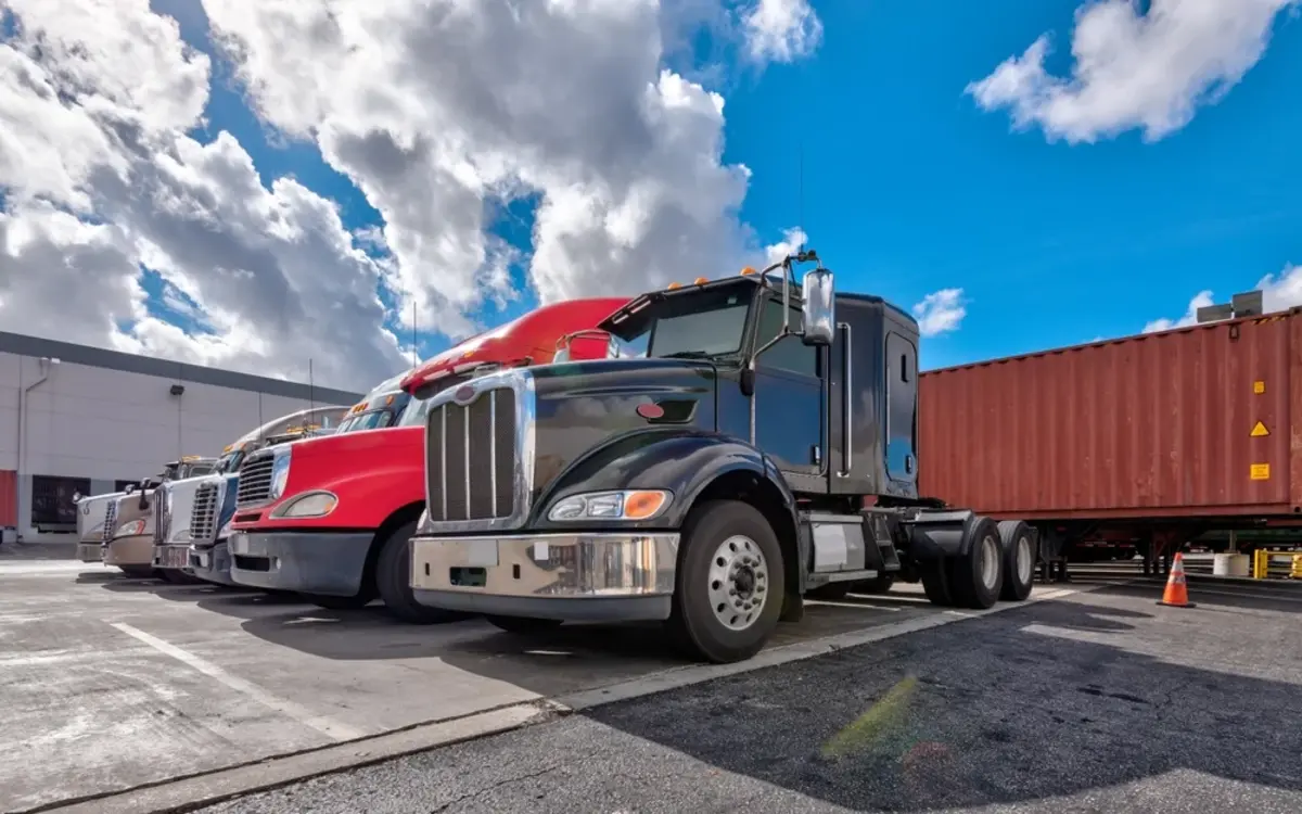 How to Choose the Best LTL Freight Shipping Service