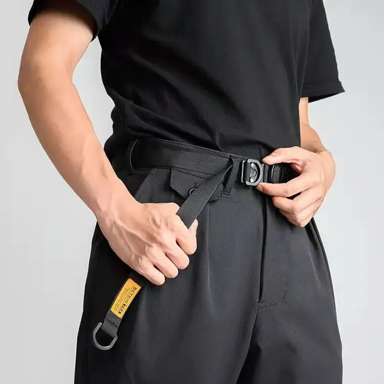 How to Choose the Perfect Techwear Belt for Your Outfit