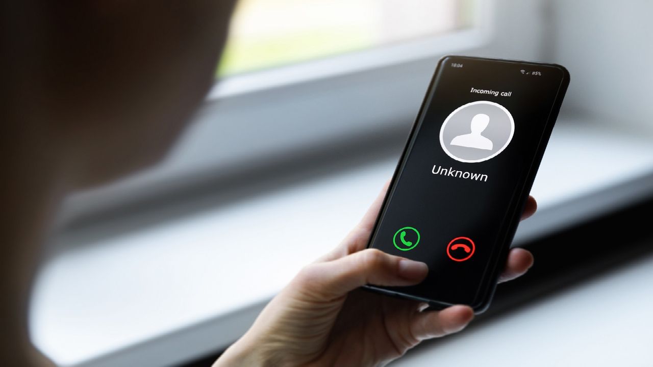 01614640730 - Who is Calling You?